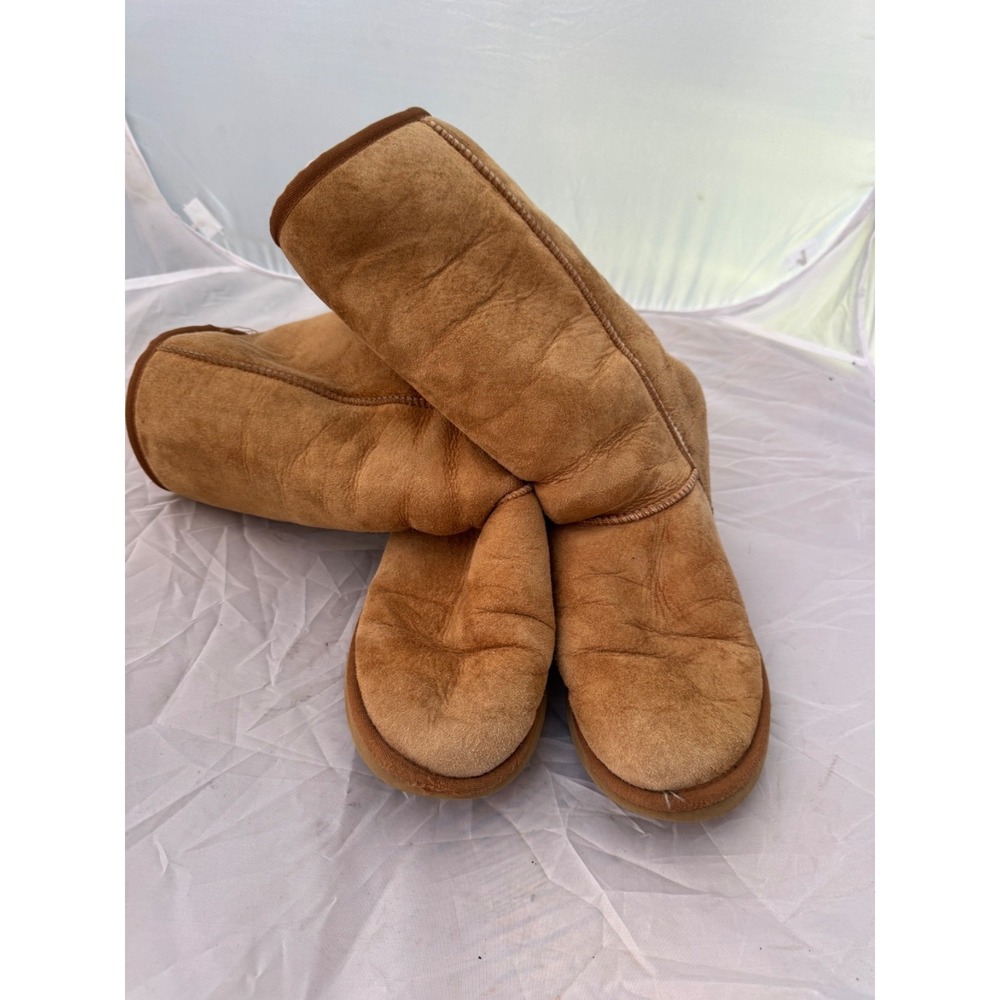 Australian UGG Tall Boots Tan Suede Woman's Size 9 warm
